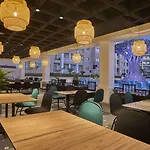 凡塔西亚吧西亚特内里费酒店